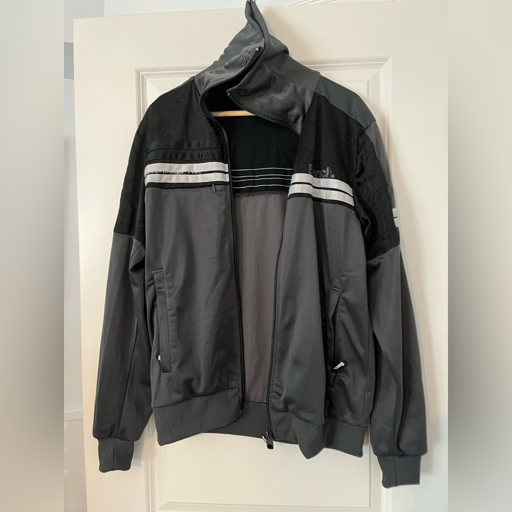 Cool looking Bench zip up